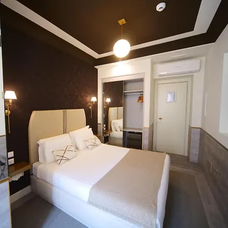 Relais Luxury Corso Pensión 4*